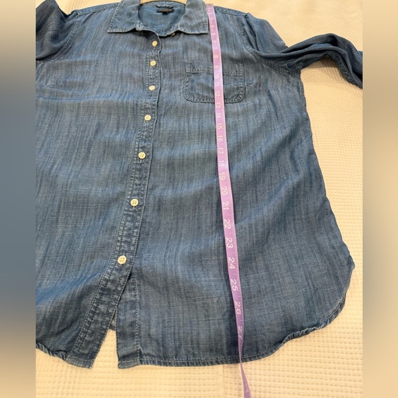 EUC - Talbots Chambray Shirt - size Large, 
Lightweight material - Picture 7 of 7